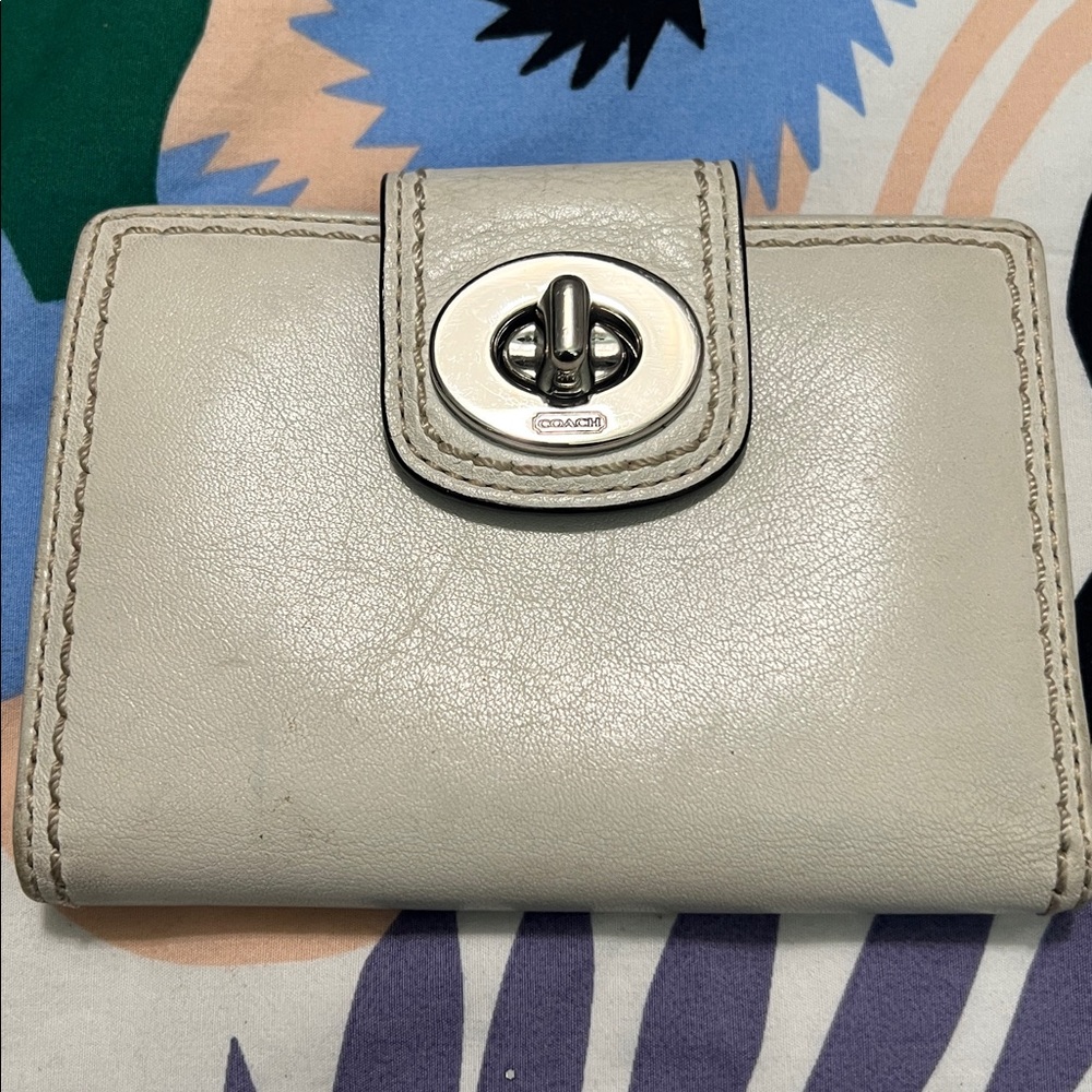 Coach whitish Leather Turn-Lock Wallet